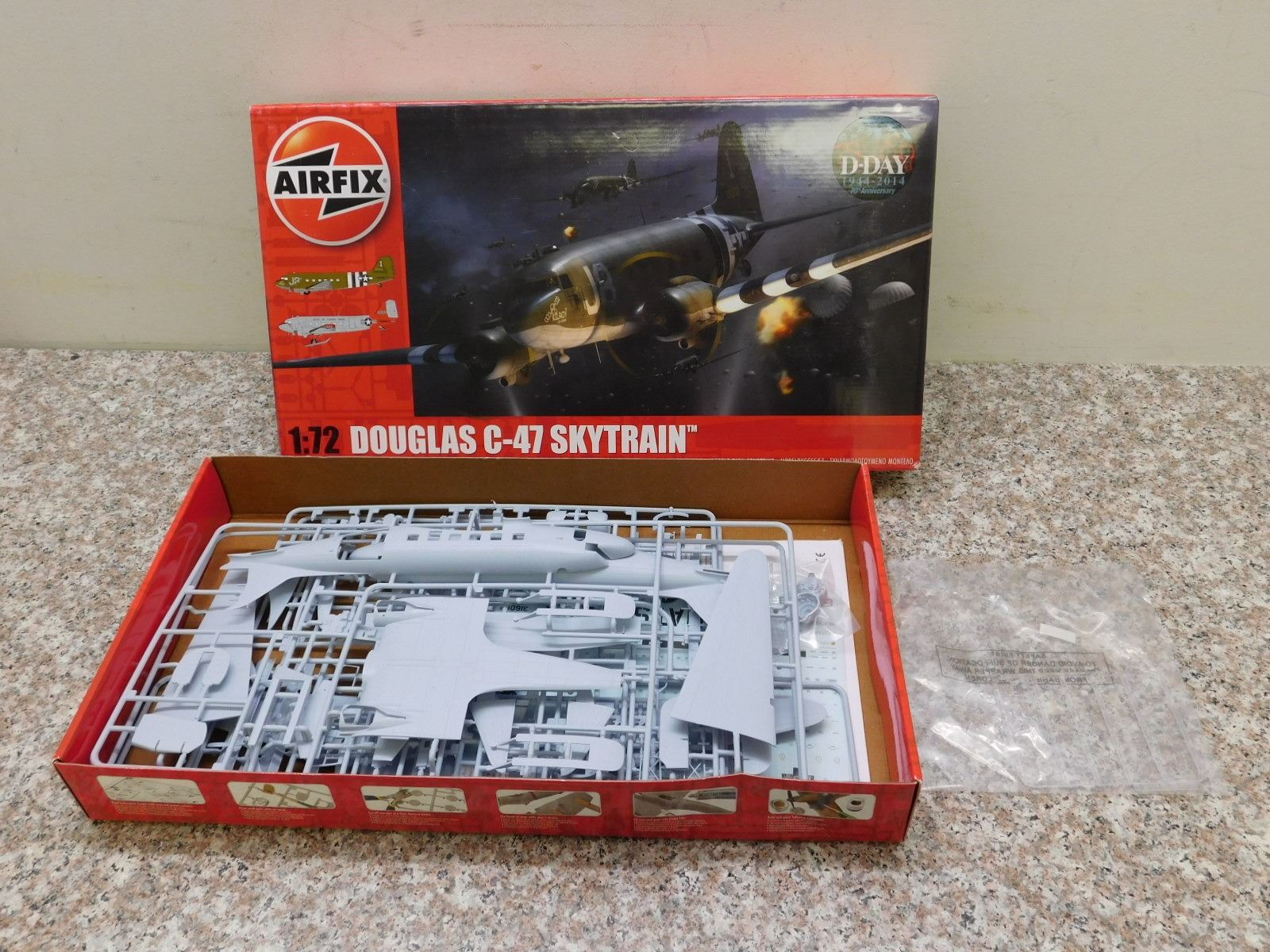 AirFixDouglas C-47 Skytrain D-Day 1:72 Scale Model Kit Aviation ...