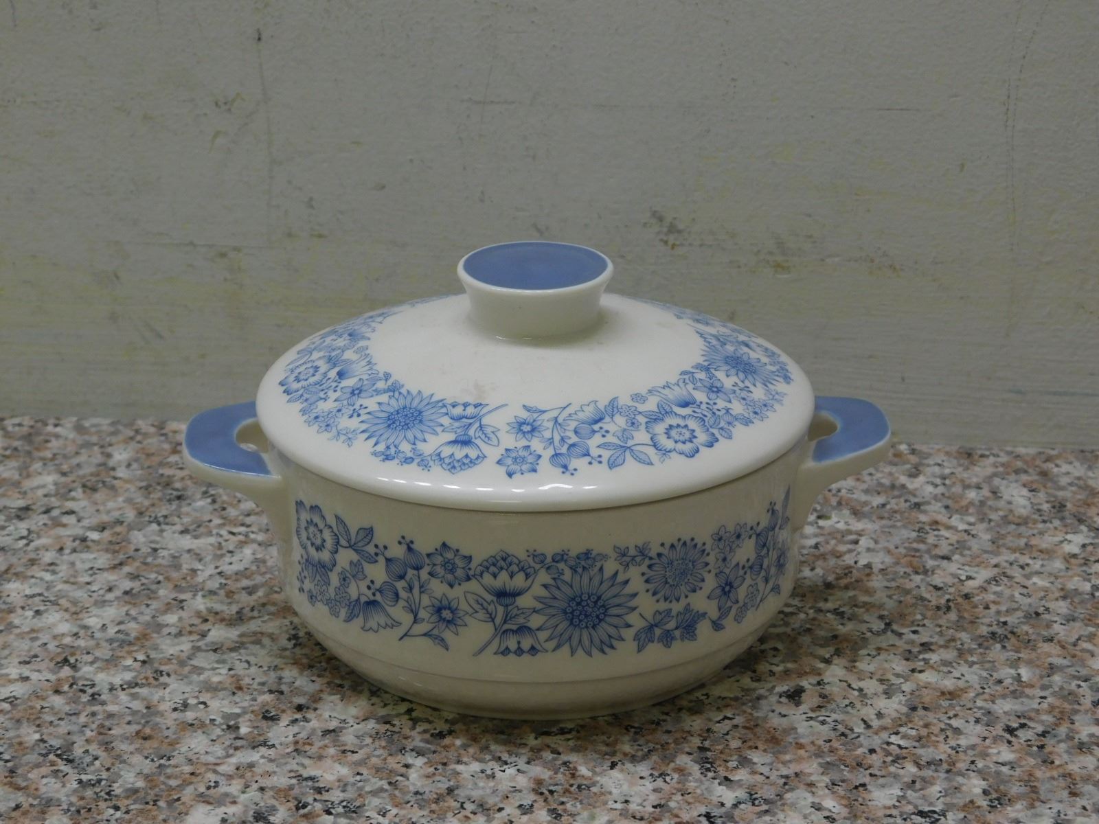 Royal Doulton England Cranbourne Small Oven Crock Dish With Lid Blue