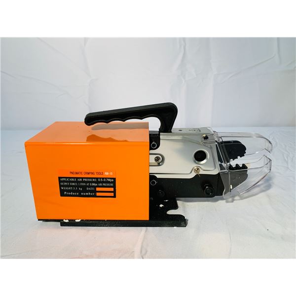 Pneumatic crimping machine