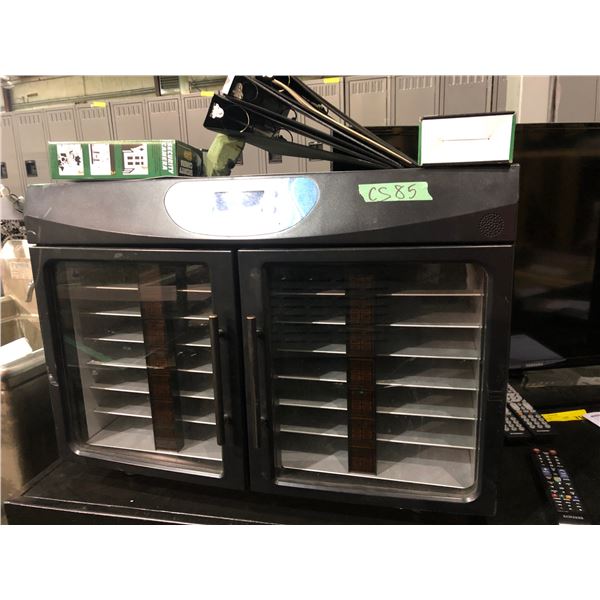 Sage - Personal cleaning incubator towel warmer - model 7938