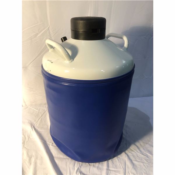 Liquid nitrogen biological container