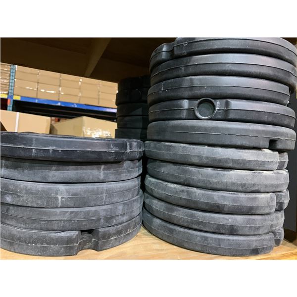 Group of 25 octagonal weights