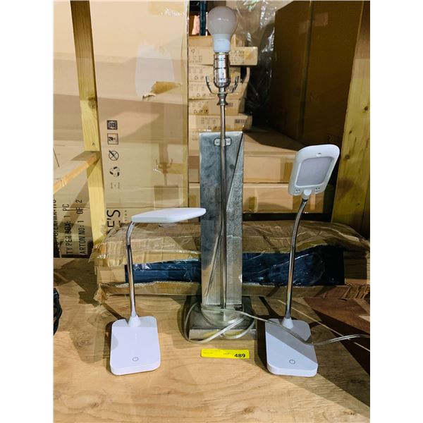 Group of 3 table lamps w/drying hanger