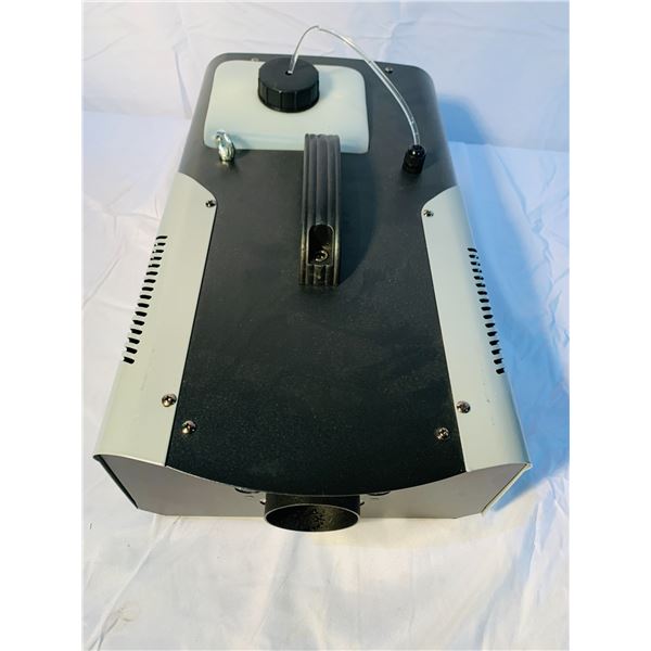 FM-1500 fog machine