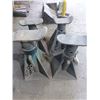 Image 2 : 4- Steel stands