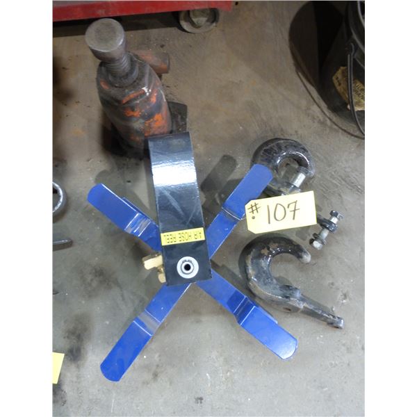 2- Hooks, blue reel, hyd. Jack