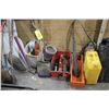 Image 1 : Fire ext., 2- clamps, sledge, shovels