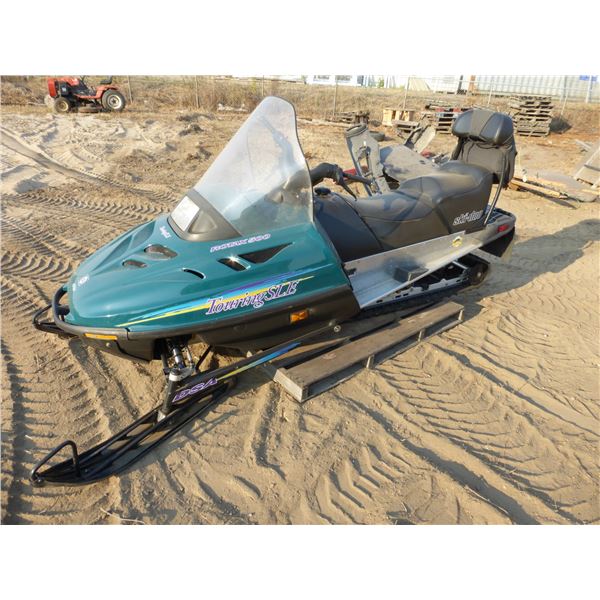 1995 Skidoo Touring SLE Rotax 500, 1827 km, running, reverse #1995-1524 01437, c/w cover. Estate- PH