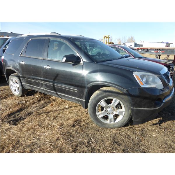 2012 GMC Acadia, salvage status, 135, 632 Km VIN. 1GKKVNED1CJ336729 (running)