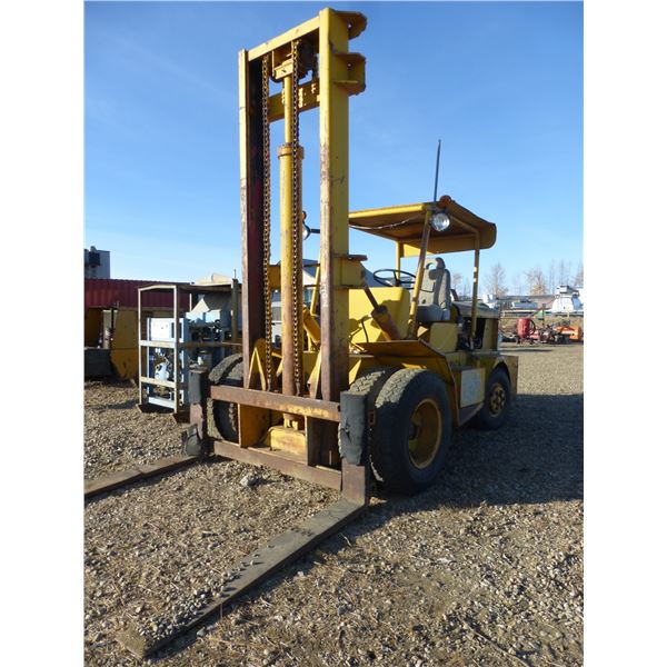 Approx. 1960, Clark 16,000lb forklift, hercules gas engine, running, 2