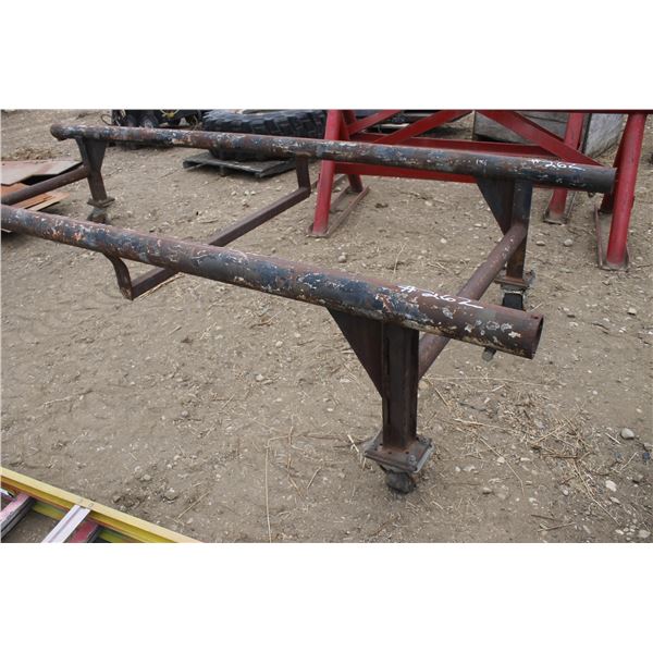 Rolling pipe frame