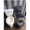 Image 1 : Chair, toilet & gun wash