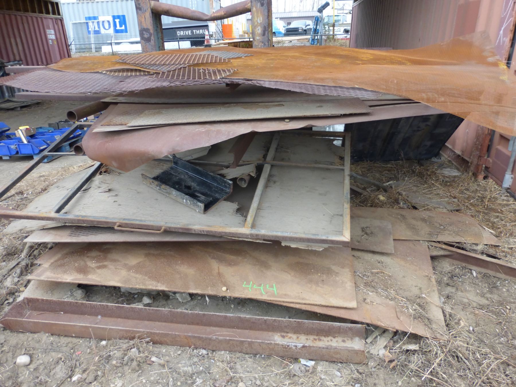 Qty of metal sheeting & steel rack