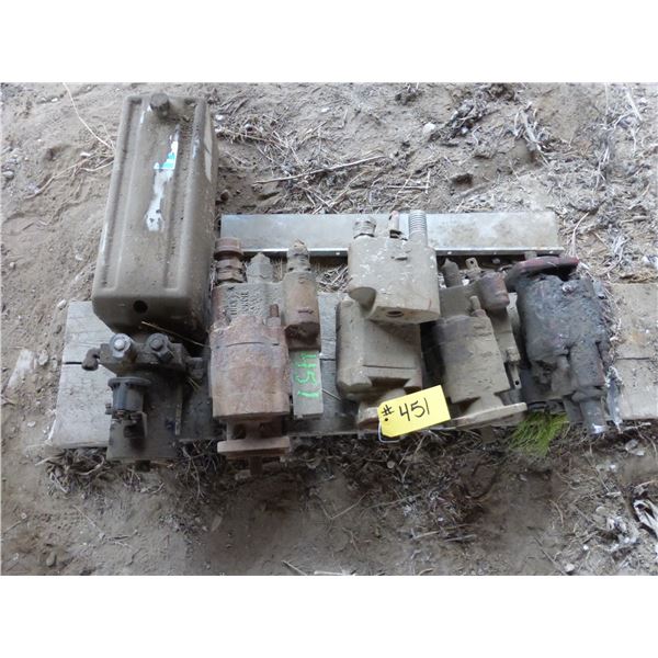 4- Dump pumps & 1- elec./hyd. power pack