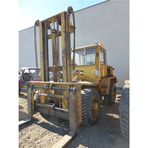 Patrick AR5, 10,000lb 4x4 forklift c/w S.S. and 75 1/2" Fork ext., SN. 3851901 (must stay until Nov 