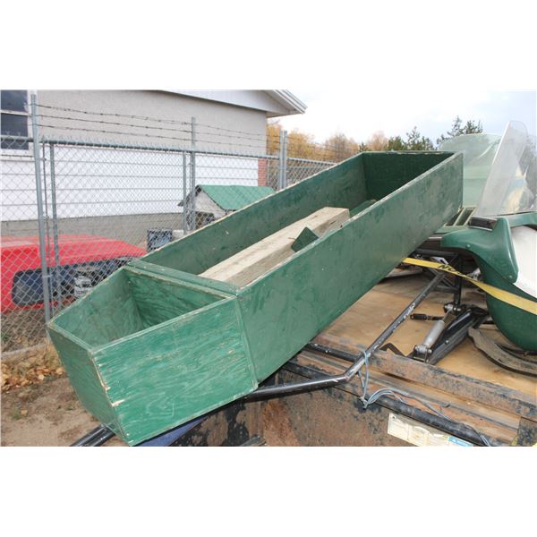 Green wood icing fishing sled From Estate PH Janet (780) 991 7720