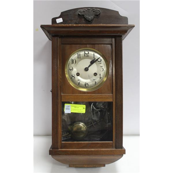 ANTIQUE WINDUP CLOCK WORKING, WITH PENDULUM