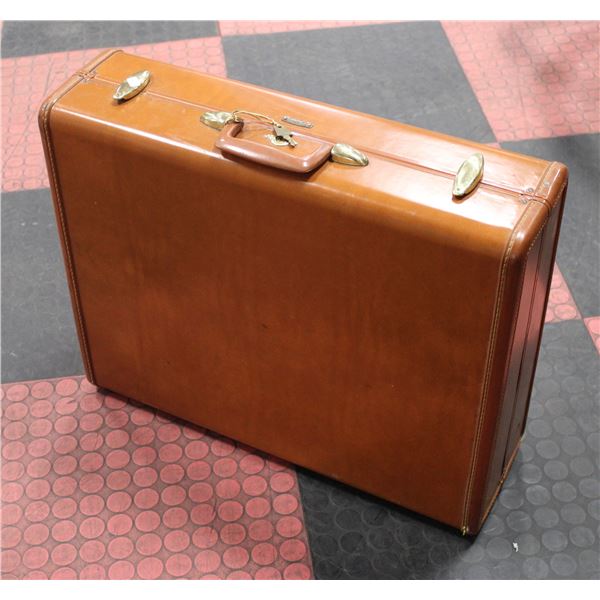 LARGE SAMSONITE SUITCASE, WITH KEY
