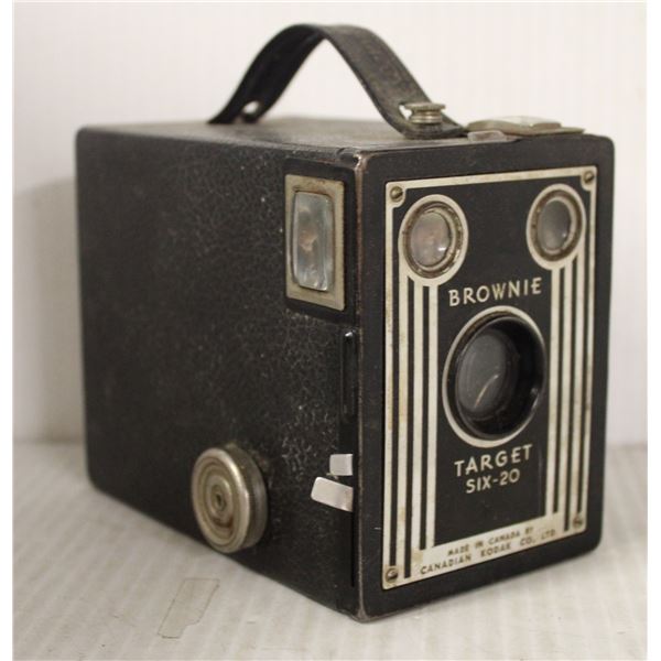 CAMERA, KODAK BROWNIE TARGET SIX 20
