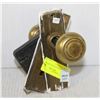 Image 1 : BRASS DOOR HANDLE SET WITH LOCK AND PLATES