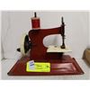 Image 1 : TOY SEWING MACHINE