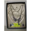 Image 1 : NECKLACE AND EARRINGS IN BOX VINTAGE BLUE