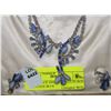 Image 2 : NECKLACE AND EARRINGS IN BOX VINTAGE BLUE