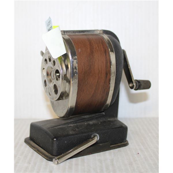 VINTAGE BOSTON PENCIL SHARPENER
