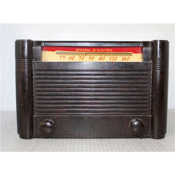 GENERAL ELECTRIC BAKELITE RADIO