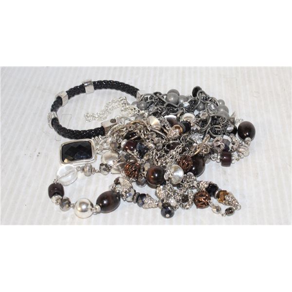 NECKLACES AND BRACELETS BLACK