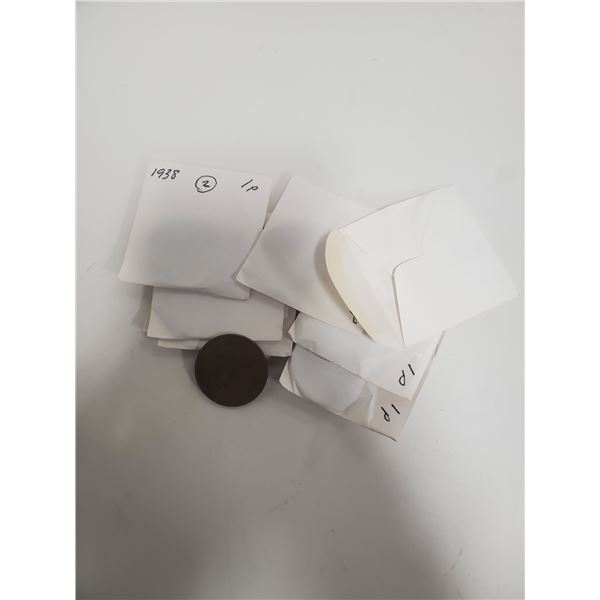 BUNDLE OF OLD ENGLISH FARTHING CURRENCY FROM