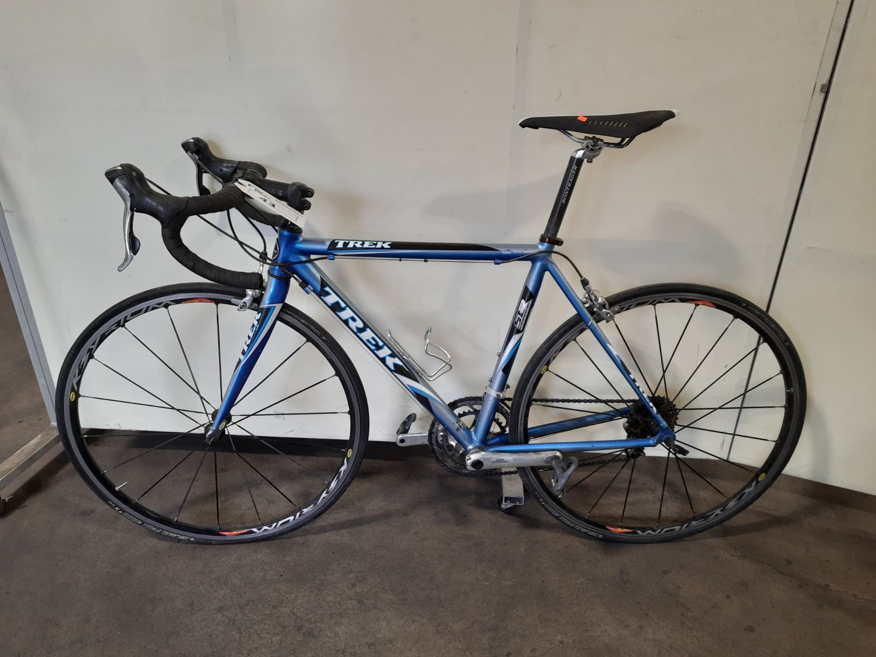 TREK SLR BLUE 18 SPEED ALPHA SUPERLIGHT RACE BIKE trek-slr-blue-18-speed-alpha-superlight-race-bike