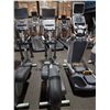 Image 2 : LIFE FITNESS CLSX COMMERCIAL ELLIPTICAL CROSS TRAINER WITH DIGITAL DISPLAY 32 PIN IPOD PORT, 16"