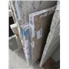 Image 2 : 6 Bar/Island Cut Granite