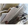 Image 1 : 6 Bar/Island Cut Granite