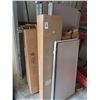 Image 1 : Lot of Light Bulbs & Cubical Walls