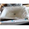 Image 2 : Corian Tub Sink 33" x 21"