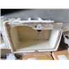 Image 2 : Corian Tub Sink 33" x 22"
