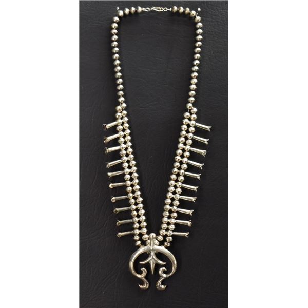 NAVAJO INDIAN NECKLACE