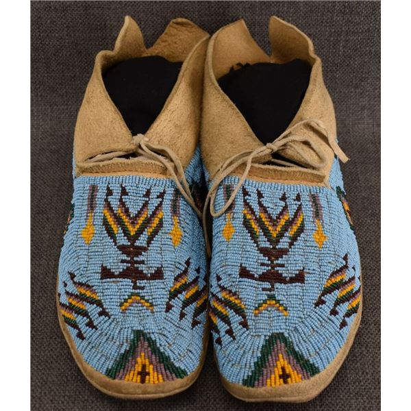 CHEYENNE INDIAN MOCCASINS