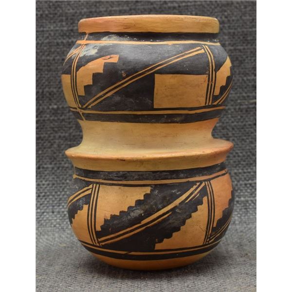 HOPI INDIAN POTTERY VASE