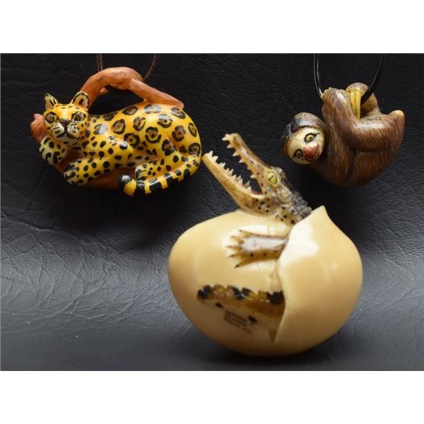 WOUNAAN RAINFOREST TUNGA NUT CARVINGS