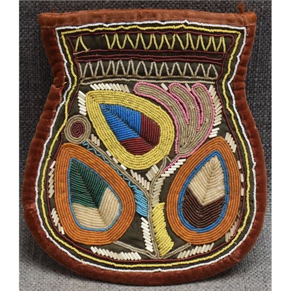 IROQUOIS INDIAN BEADED POUCH