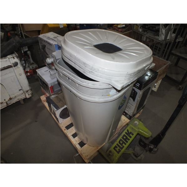 2 Rain Barrels w/ lids