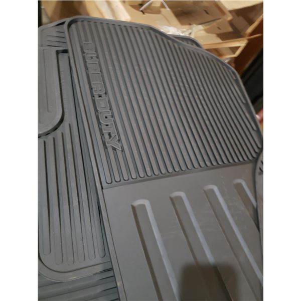 2 sets of floor matts