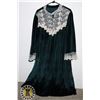 Image 1 : NEW (NO TAGS) FLORAL EMBROIDERY VELVET NIGHTDRESS