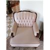 Image 1 : Vintage Upholstered Accent Chair