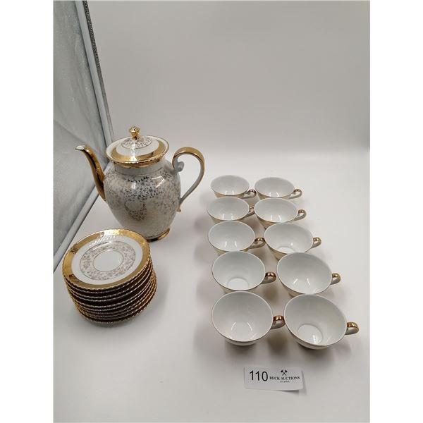 Seltmann-Weiden "Elizabeth" - Fine China Teapot, Teacups, amd Sauers
