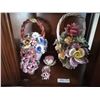 Image 1 : Assortment of Porcelain and Ceramic Flowers