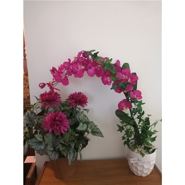 2 x Potted Artficial Plants